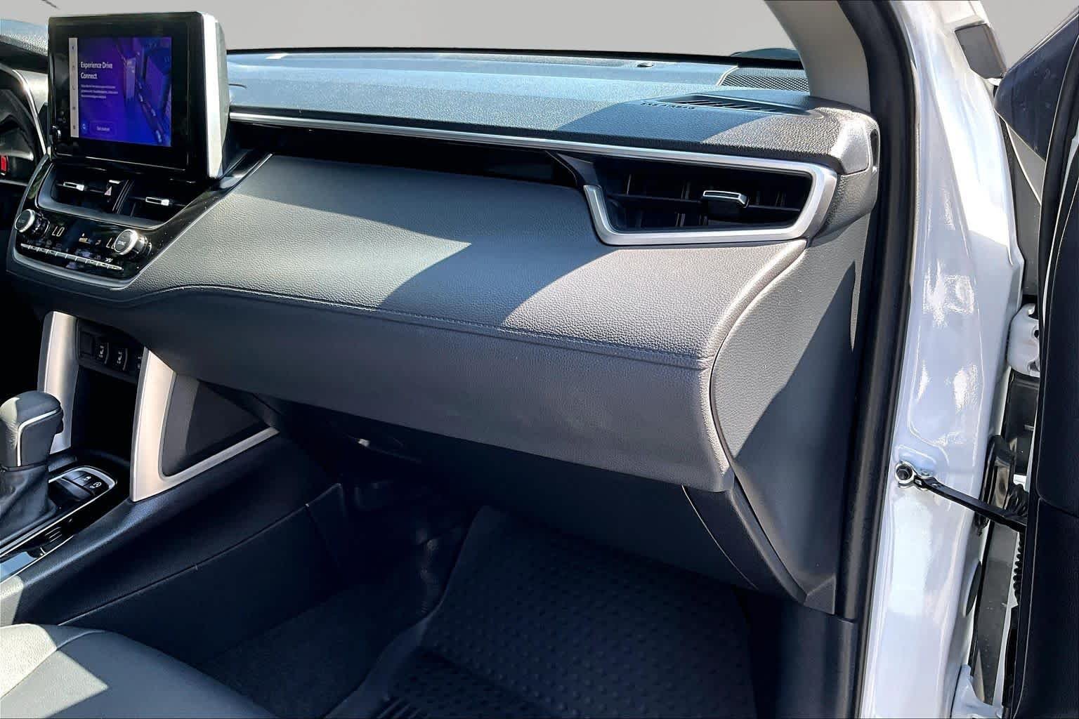 Used 2023 Wind Chill Pearl Toyota XLE image 19