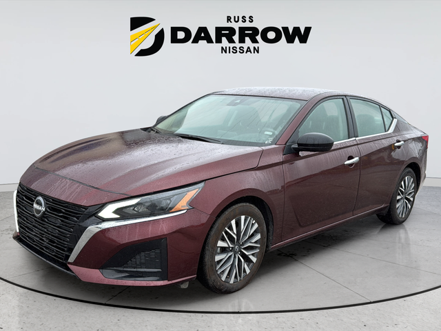 Used 2025 Red Nissan 2.5 SV image 1