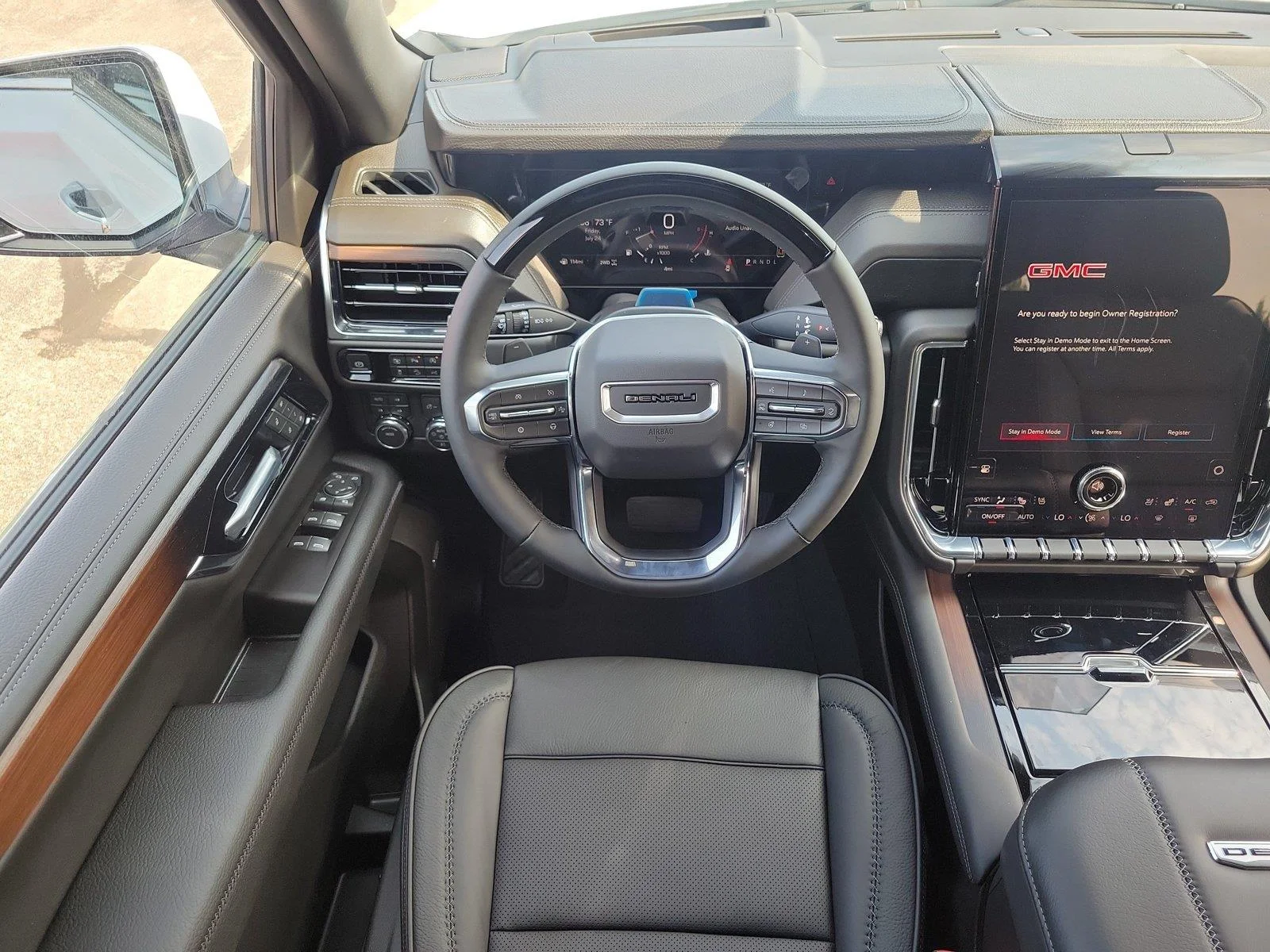 2026 GMC Yukon Denali - Photo 9