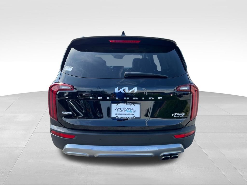 Used 2022 Black Kia S image 4