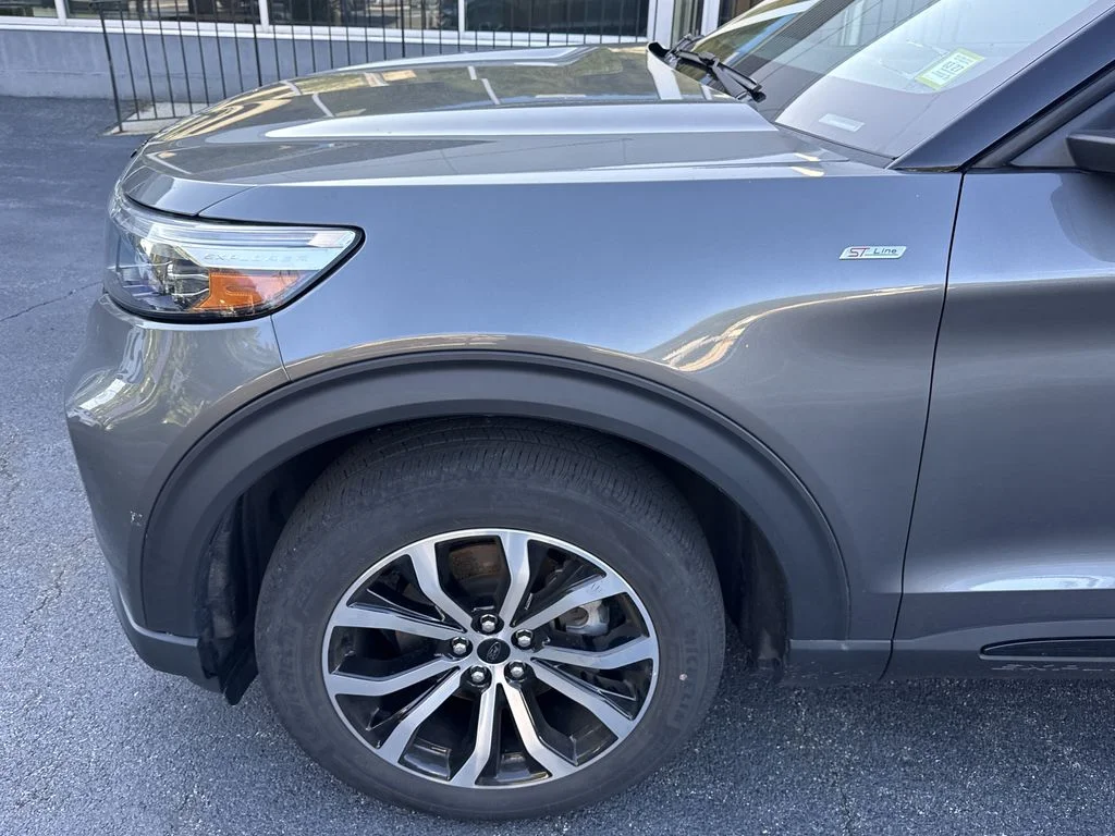 Used 2023 Gray Ford ST-Line image 10