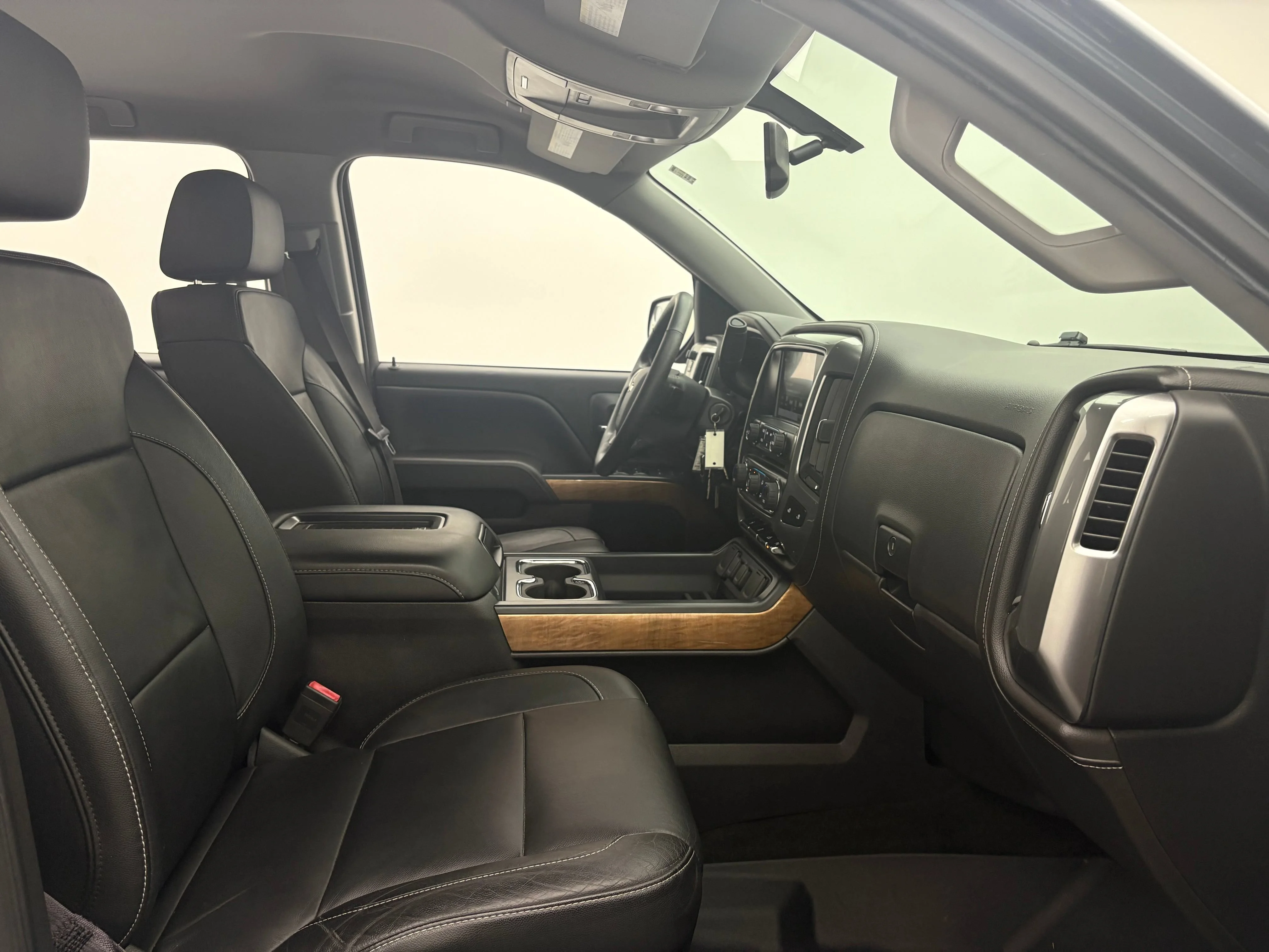 Used 2017 GRAPHITE METALLIC Chevrolet LTZ image 29