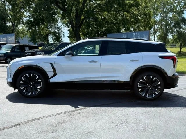 New 2025 Iridescent Pearl Tricoat Chevrolet RS image 4