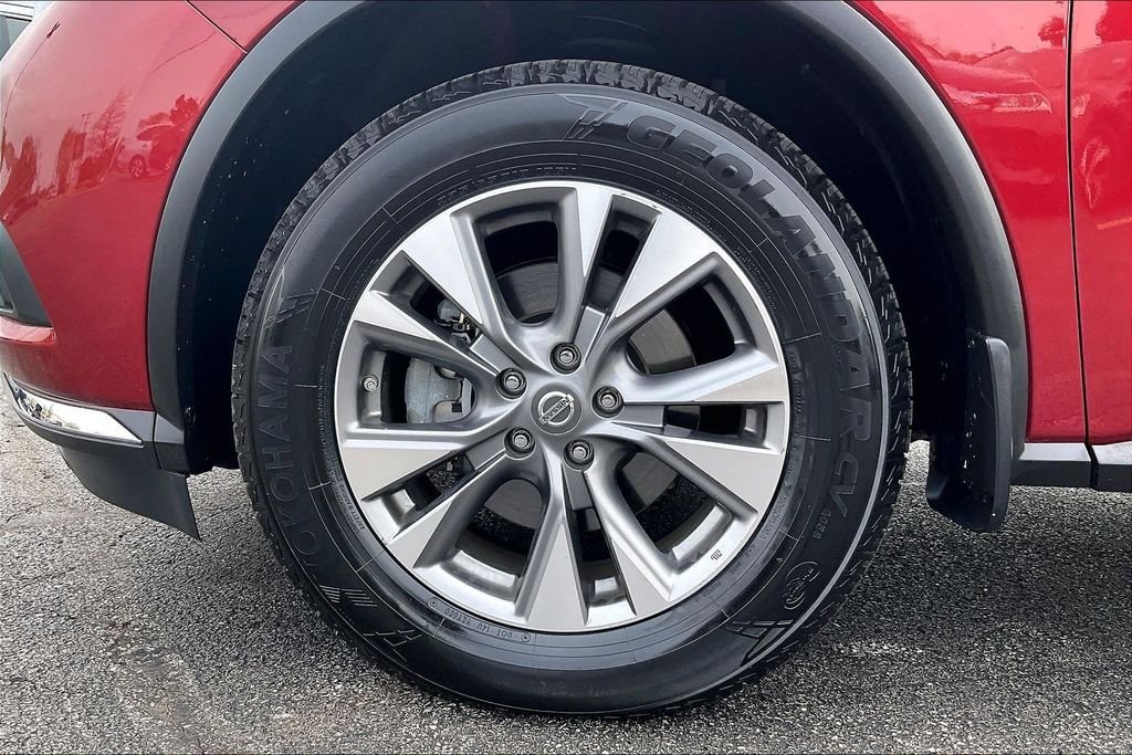 Used 2017 Red Nissan SV image 10