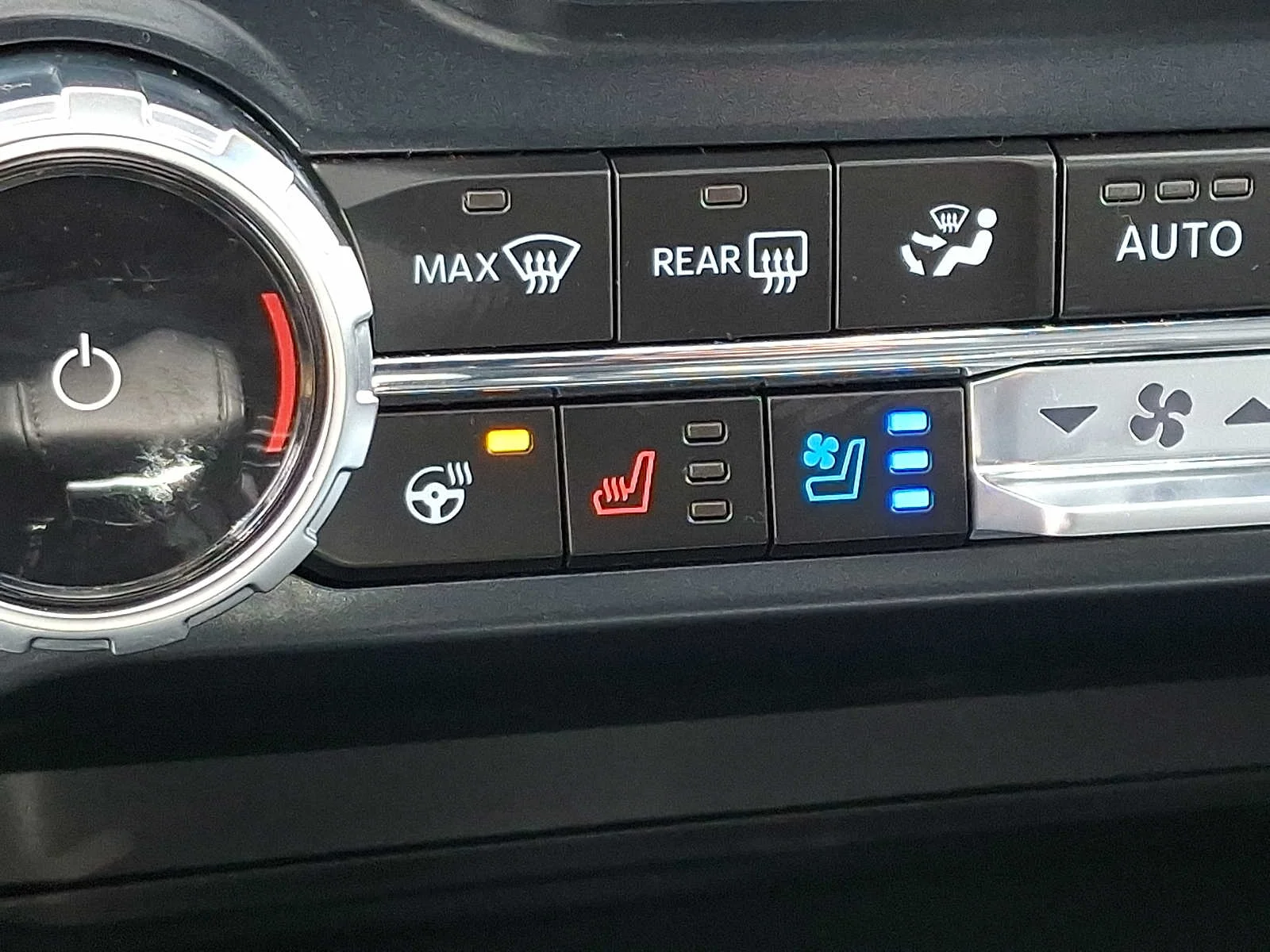 Used 2025 Agate Black Ford LARIAT image 26