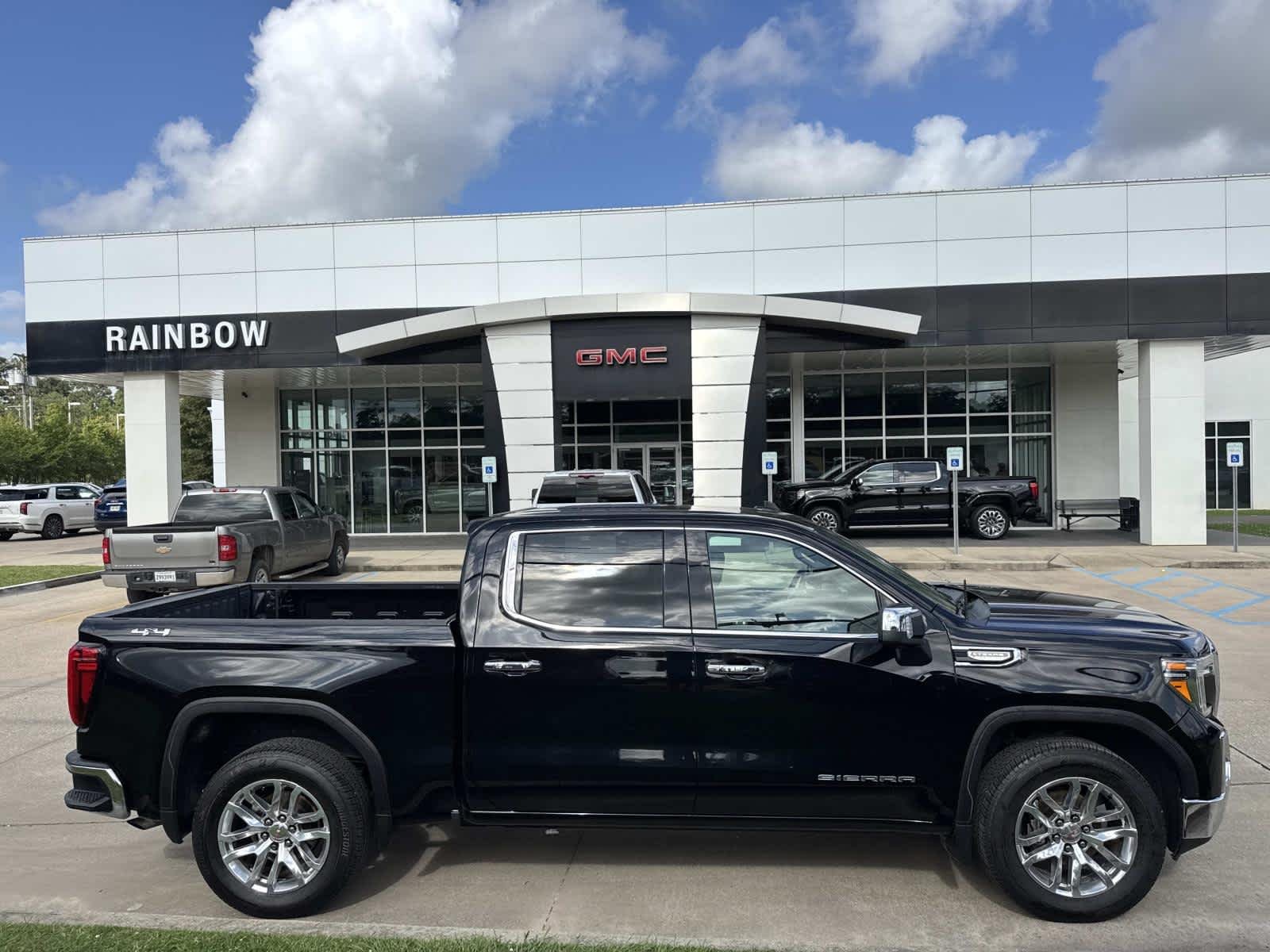 2019 GMC Sierra 4WD Crew Cab Short Box SLT's photo