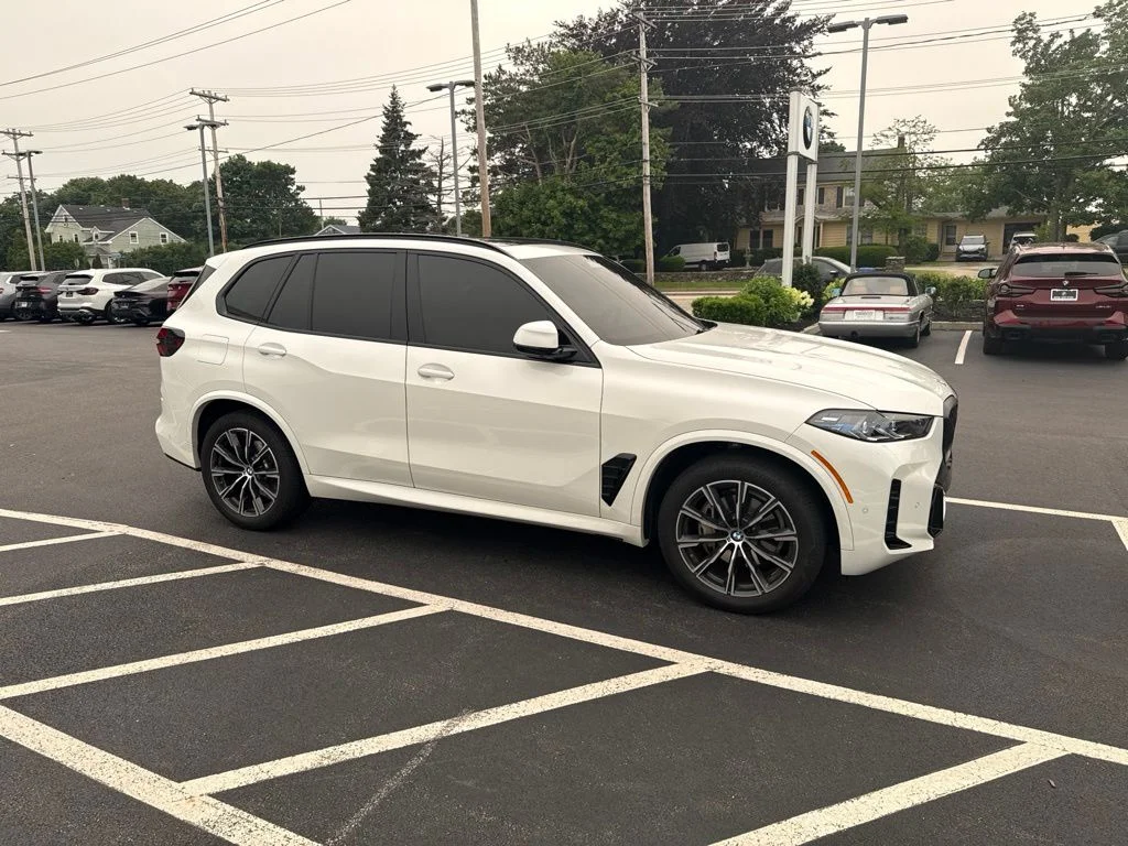 Certified Used 2025 White BMW xDrive40i image 3