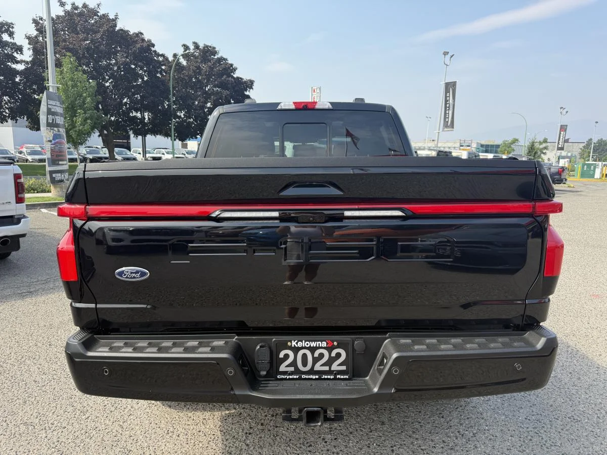 Used 2022 Black Ford Lariat image 5