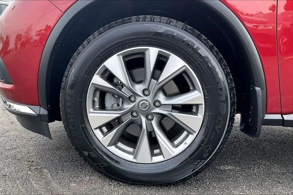 Used 2017 Red Nissan SV image 10