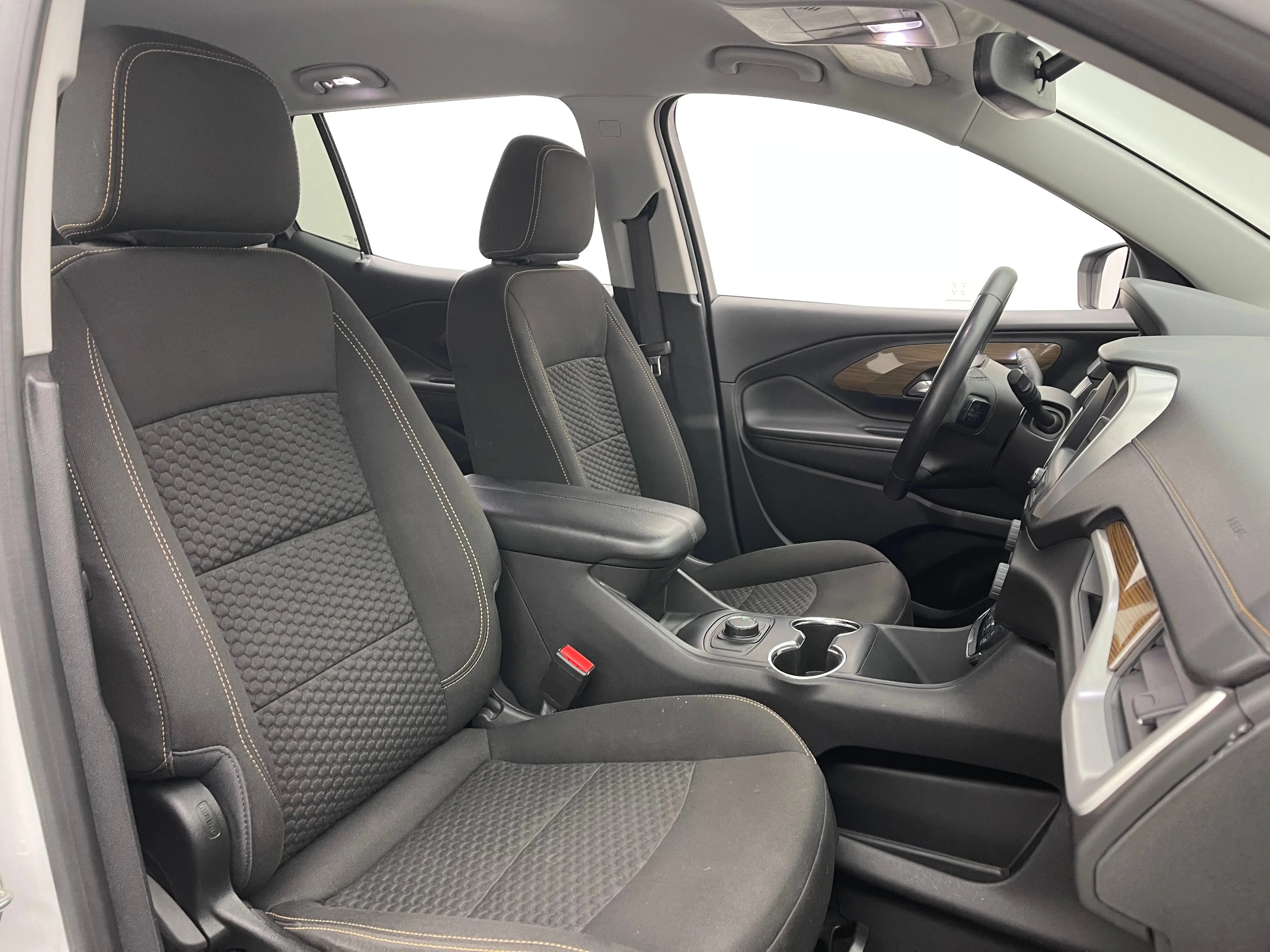 Used 2019 SUMMIT WHITE GMC SLE image 29