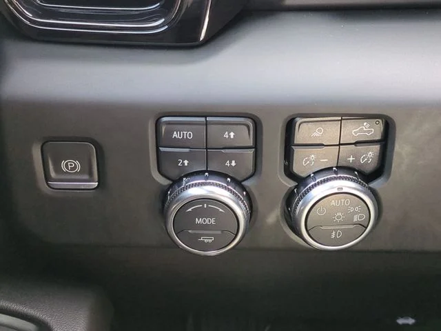 Used 2022 Blue GMC AT4 image 21