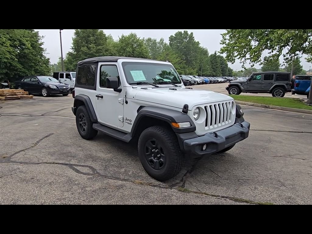 Used 2018 White Jeep Sport image 2