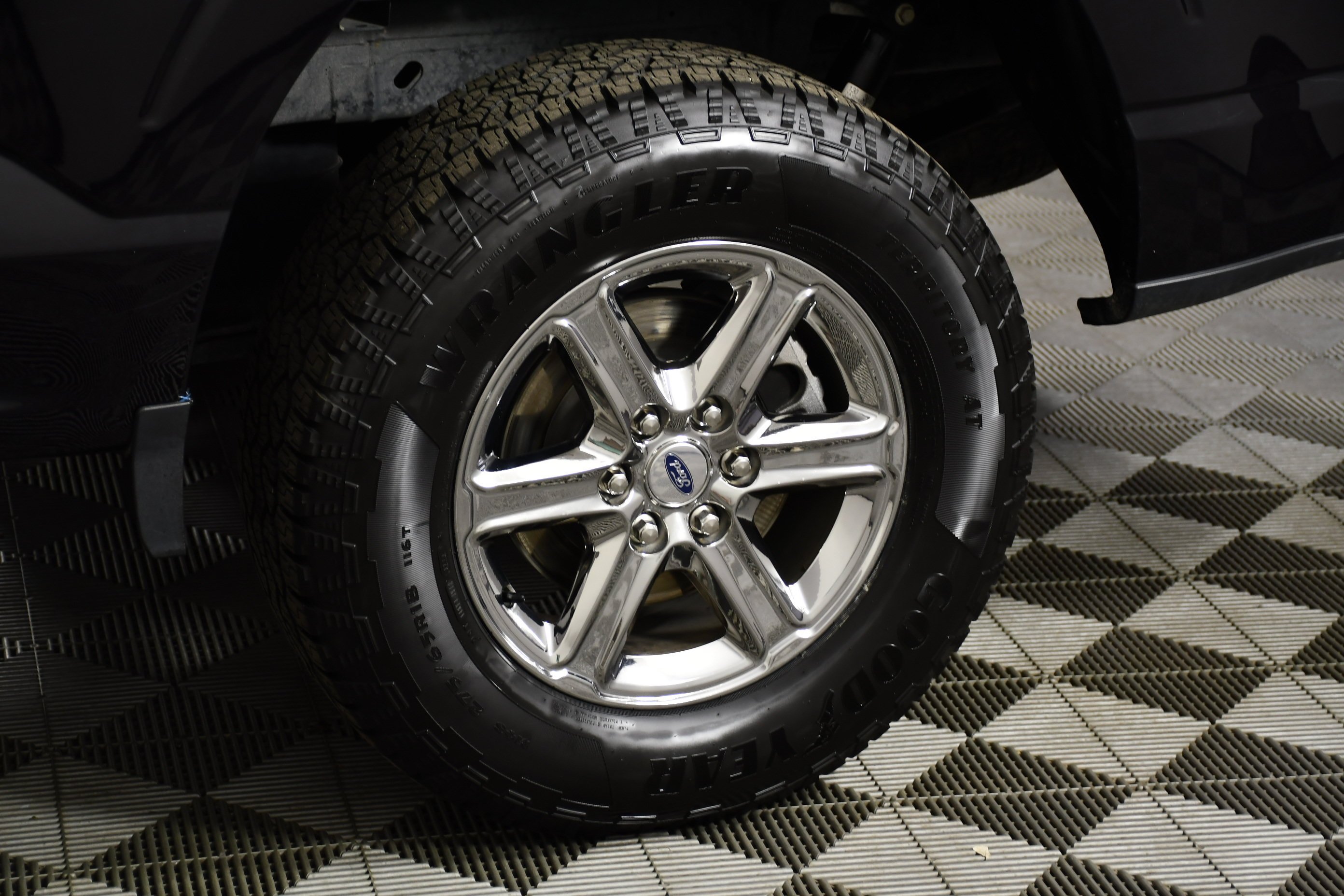 Used 2025 Black Metallic Ford XLT image 51