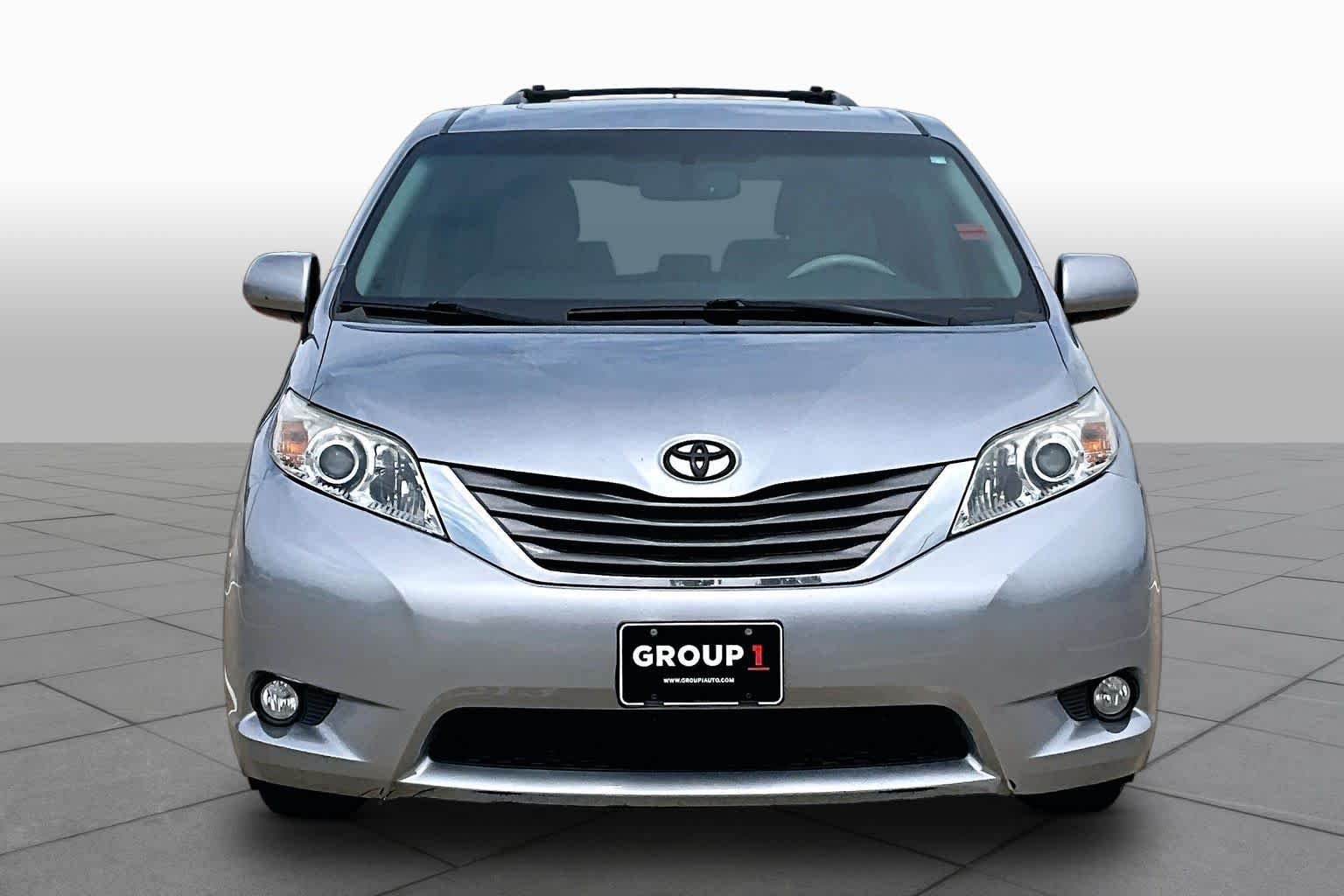 Used 2013 Silver Sky Metallic Toyota XLE image 4