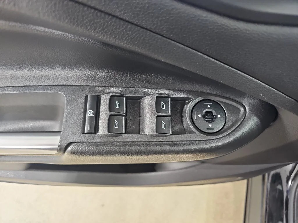 Used 2018 Black Ford SE image 32