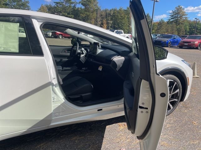 2026 Toyota Prius Plug-in Hybrid XSE - Photo 11