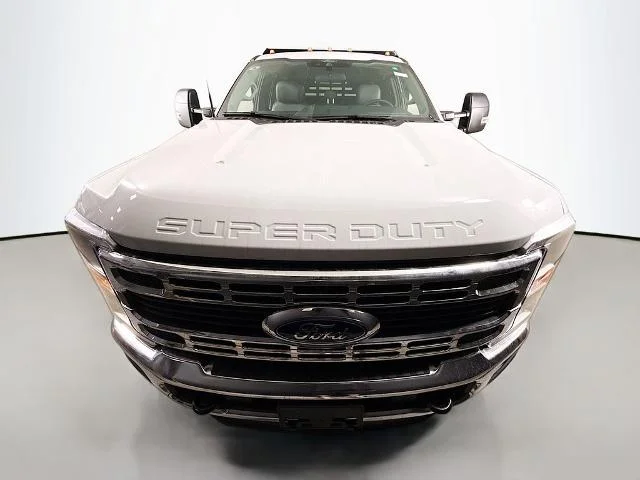 New 2025 Oxford White Ford F-450® XL image 33
