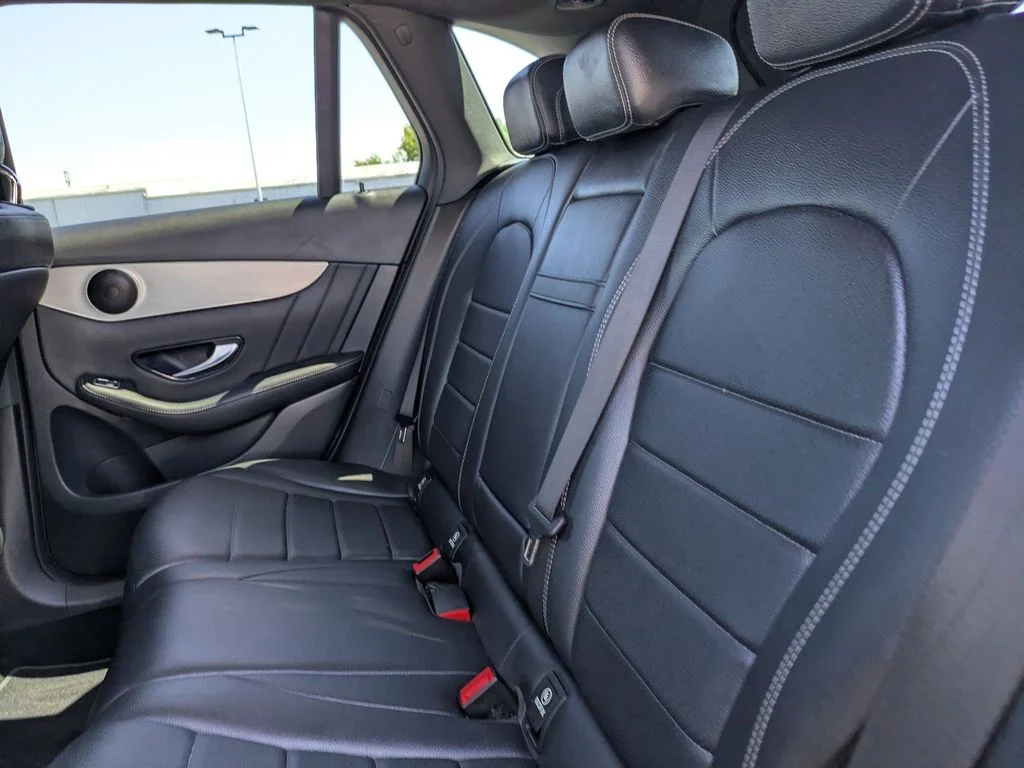 Used 2022  Mercedes-Benz GLC 300 image 15
