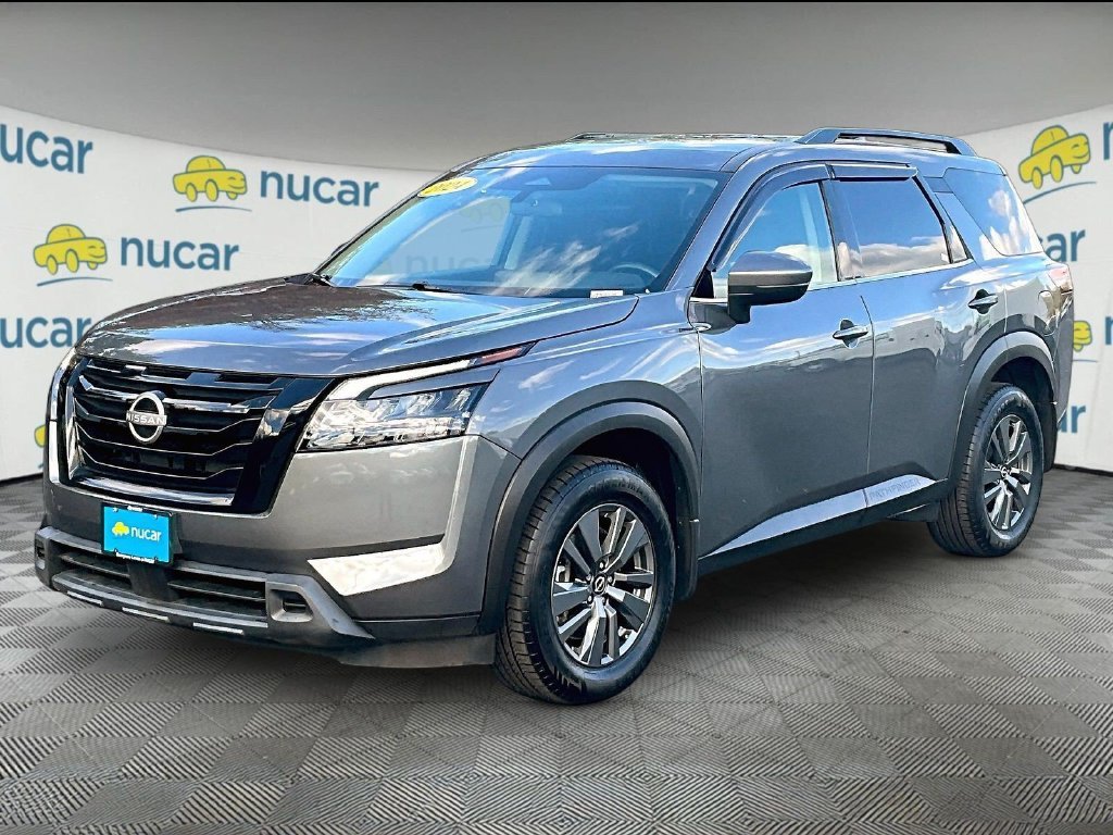 Used 2024 Gray Nissan SV image 3