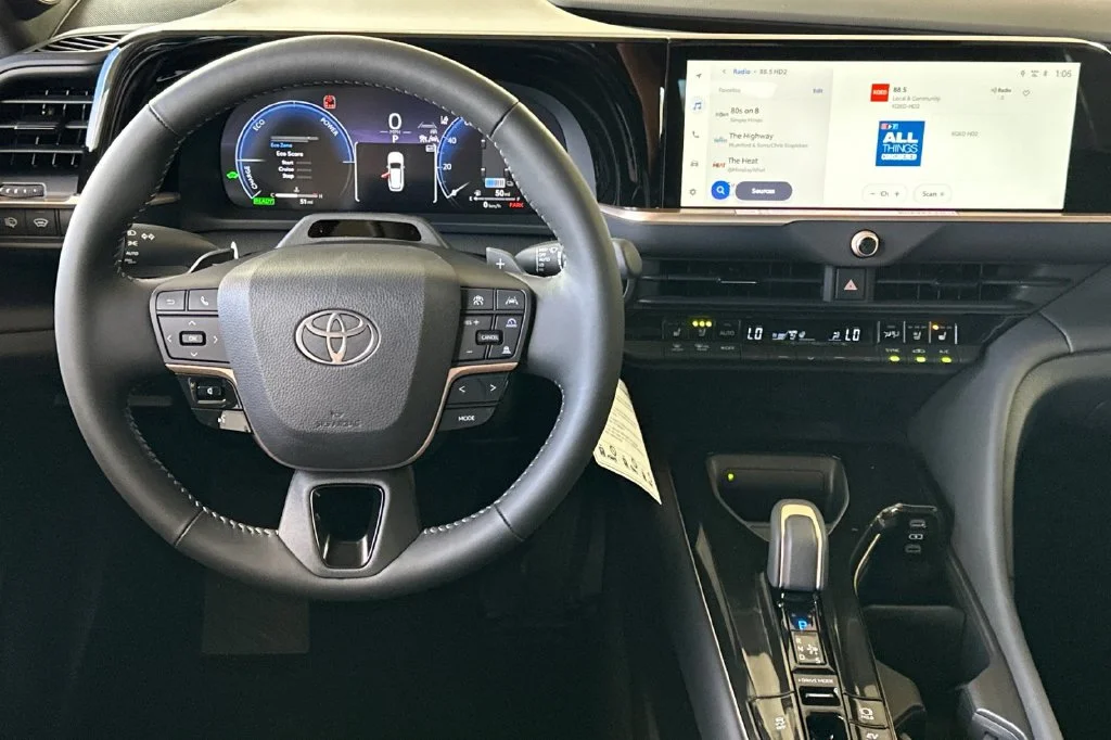 New 2026 Oxygen White with Black roof <sup>1</sup> Toyota  Limited image 16