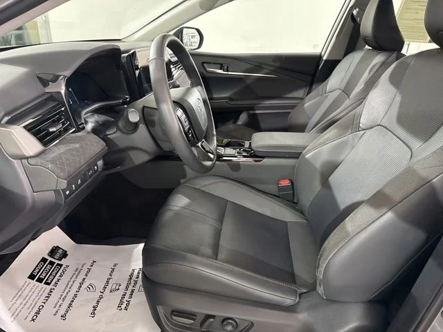 Used 2025  Toyota XLE image 18