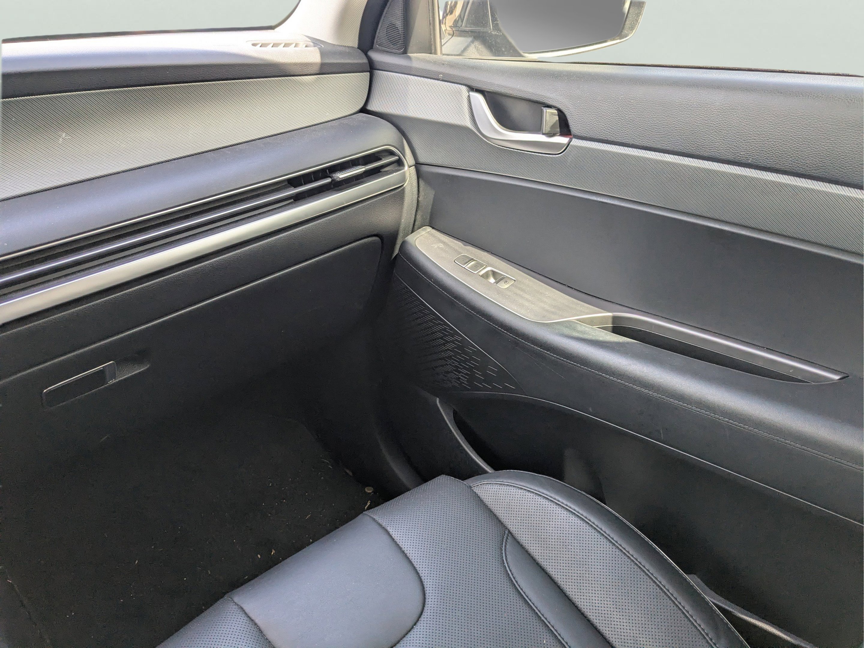 Used 2024 Steel Graphite Hyundai XRT image 17
