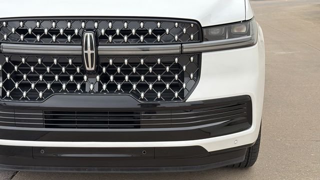 Used 2025 White Lincoln Black Label image 6