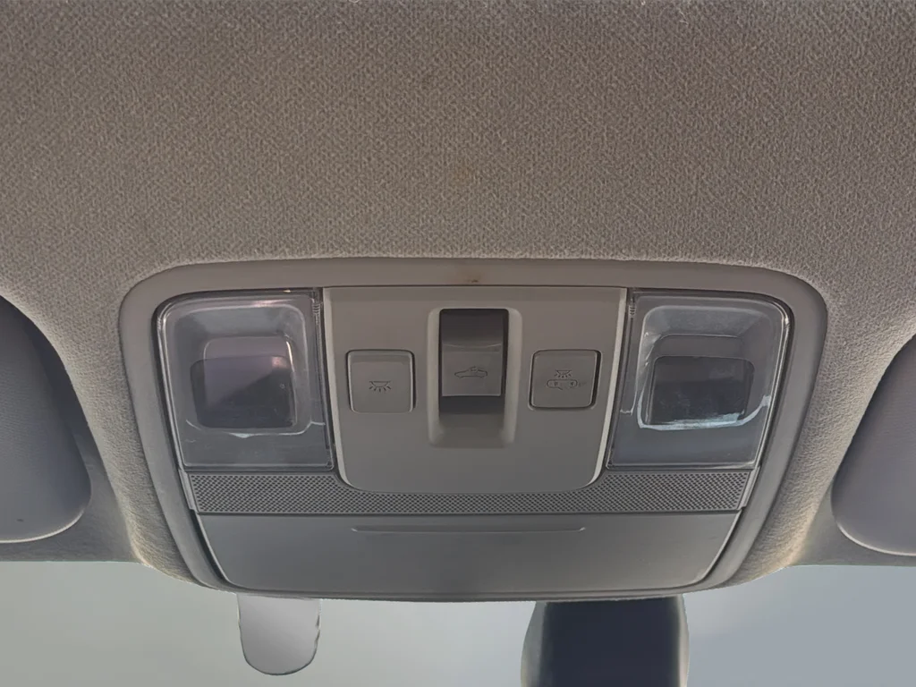 Used 2019 Blue Kia S image 41