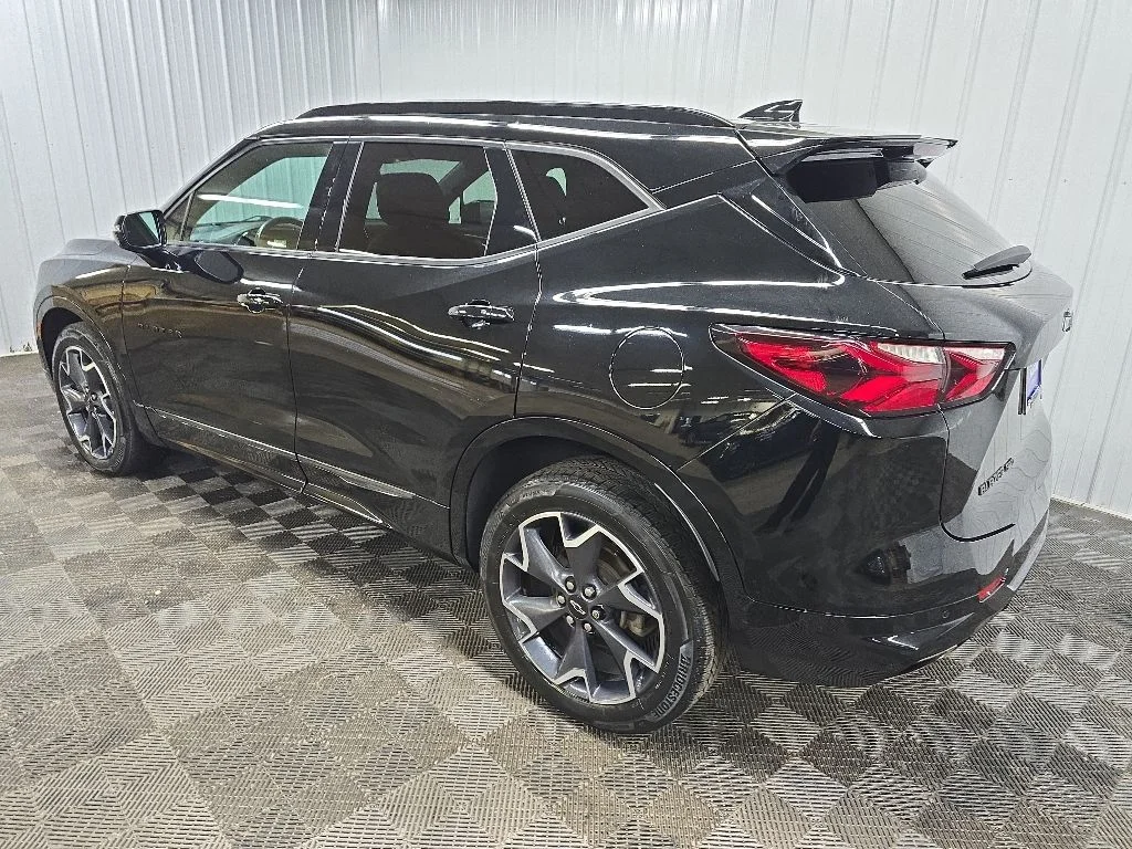 Used 2022 Black Chevrolet RS image 9
