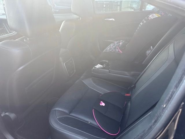 Used 2015 Black Dodge SXT image 7