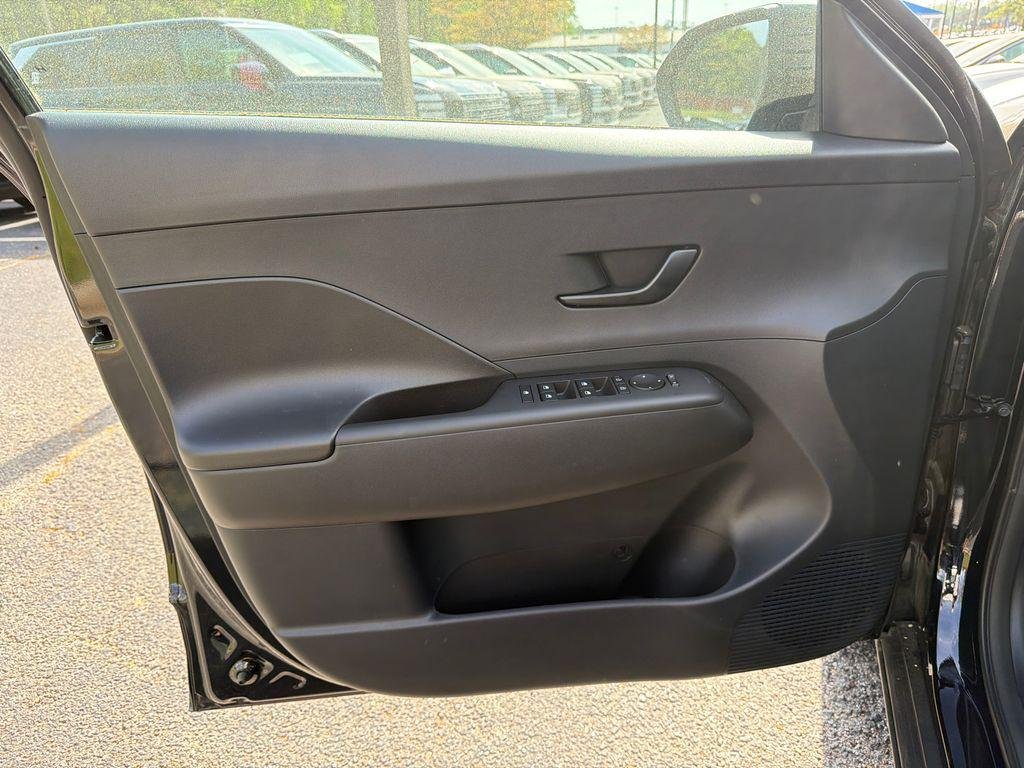 New 2026 Black Hyundai SE FWD image 10