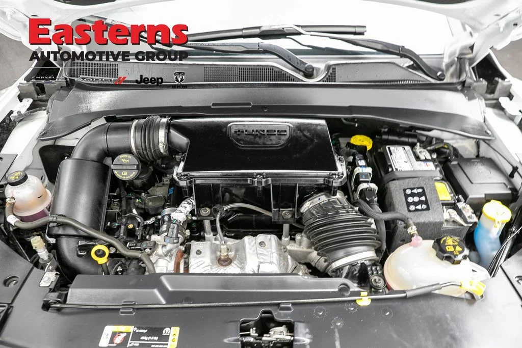 Certified Used 2024 White Jeep Latitude image 9