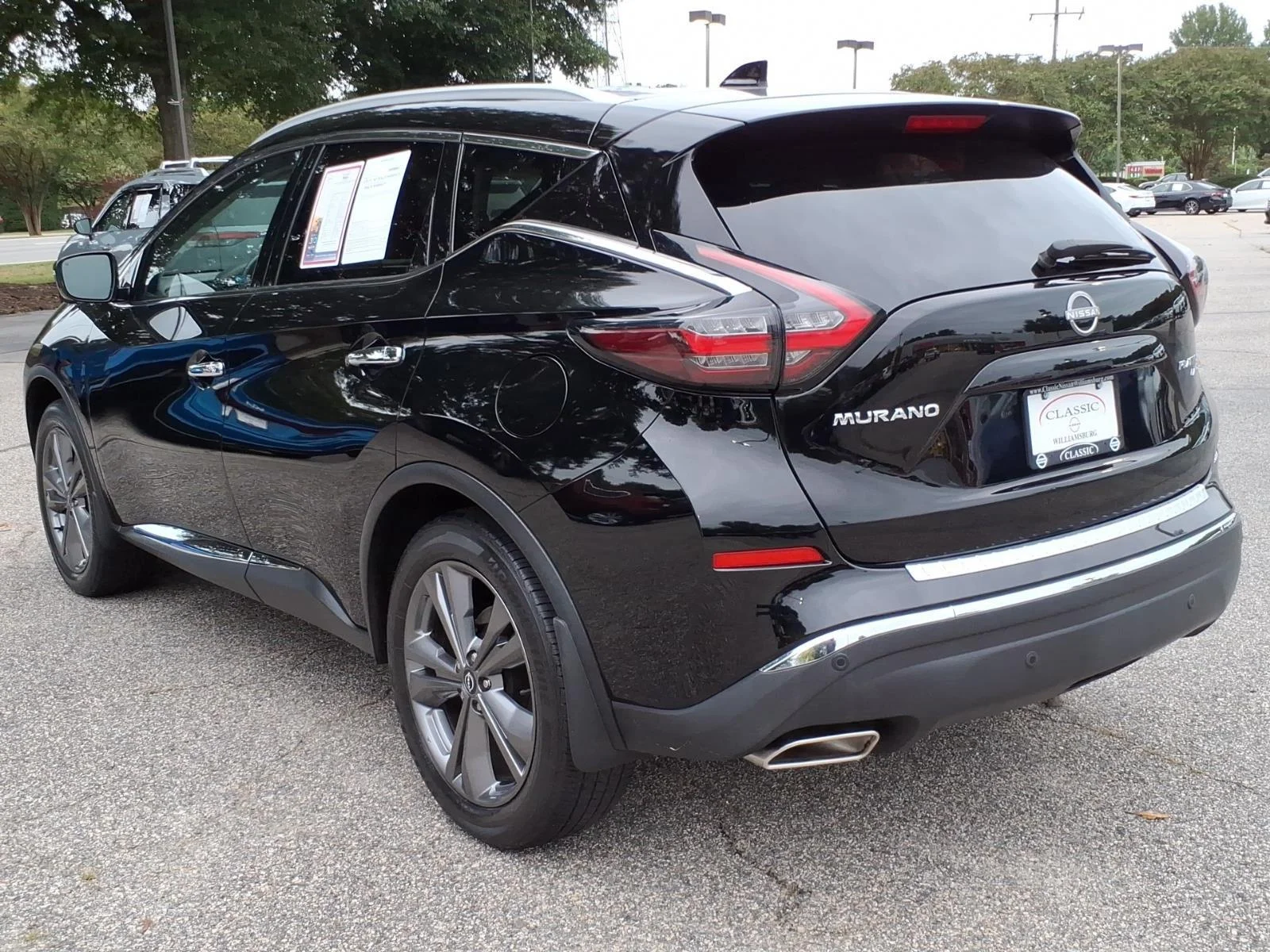 Used 2023 Super Black Nissan Platinum image 9