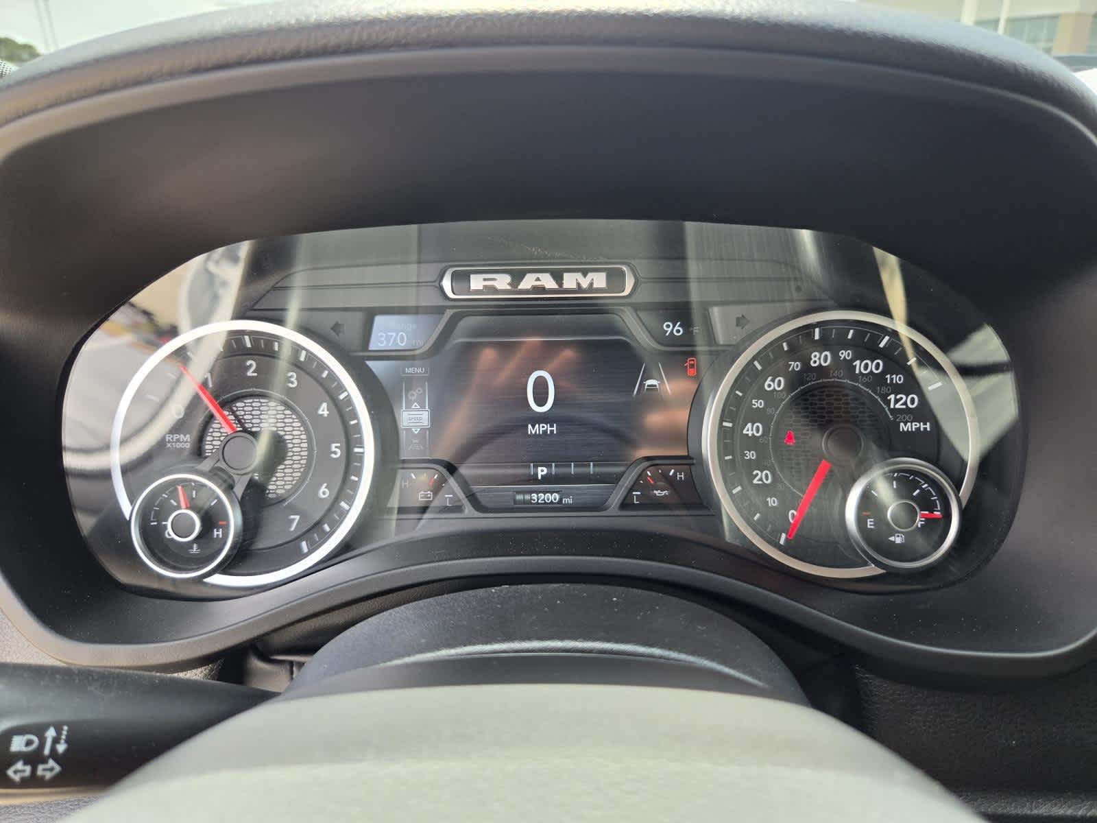2026 RAM 1500 Express - Photo 17