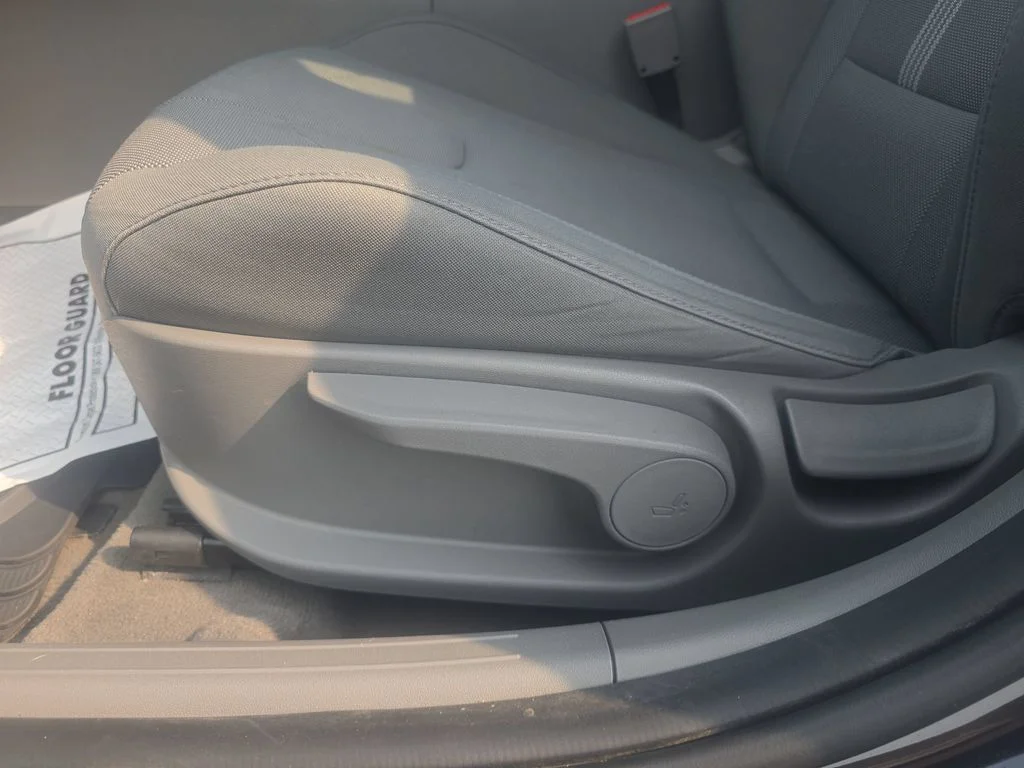 Used 2022 Phantom Black Hyundai SE image 16