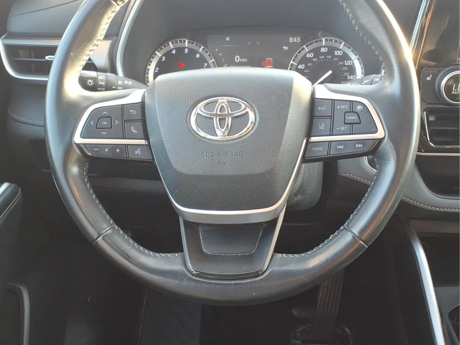 Certified Used 2022  Toyota XLE image 14