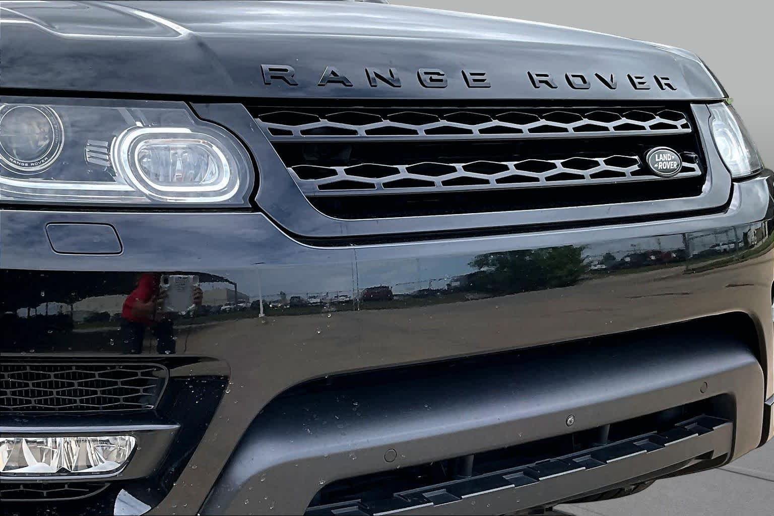 Used 2017 Santorini Black Land Rover HSE Dynamic image 29