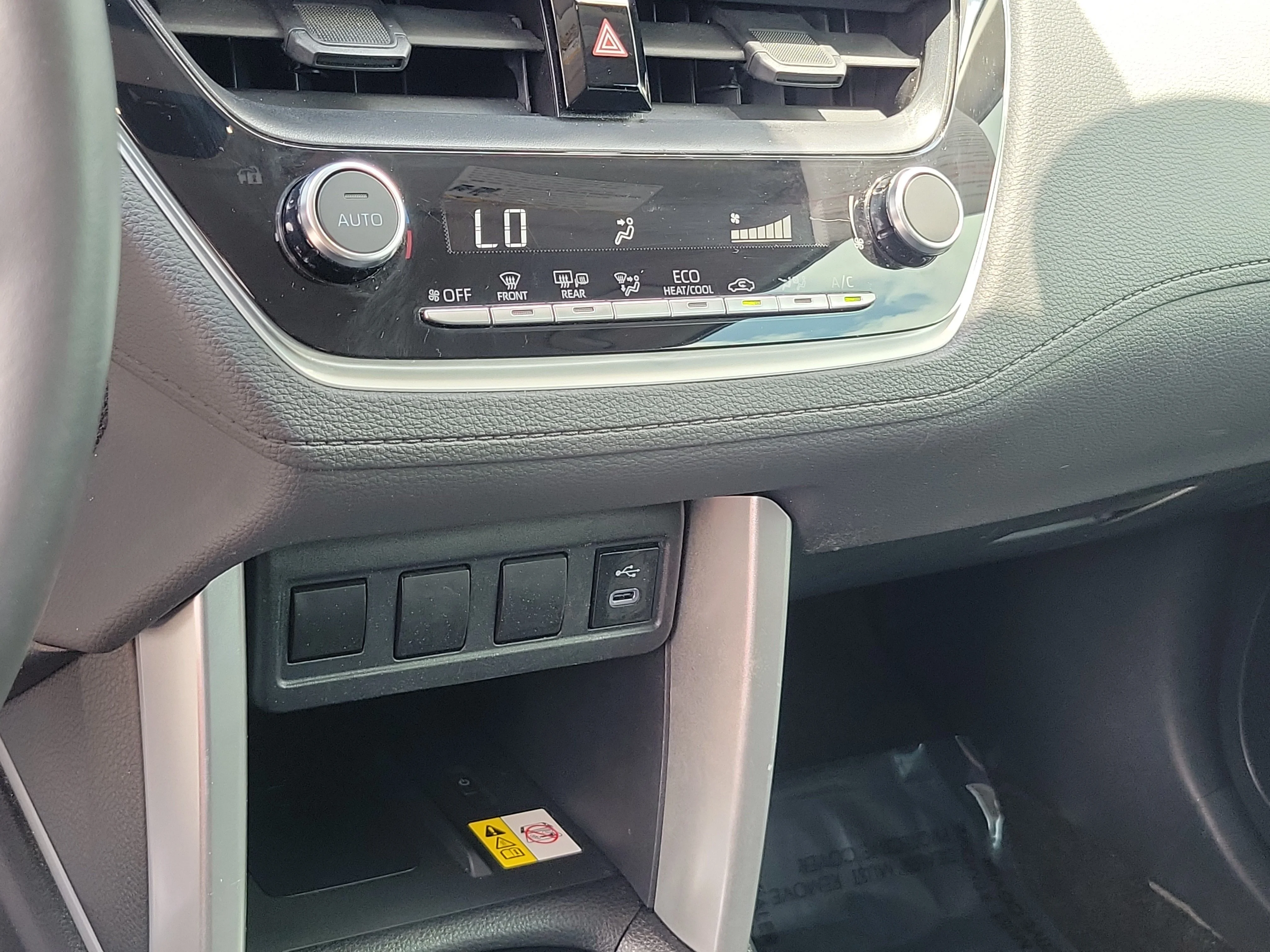 Used 2023 Wind Chill Pearl Toyota LE image 27
