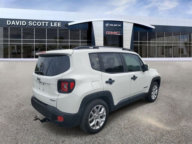 Used 2017 White Jeep Latitude image 4
