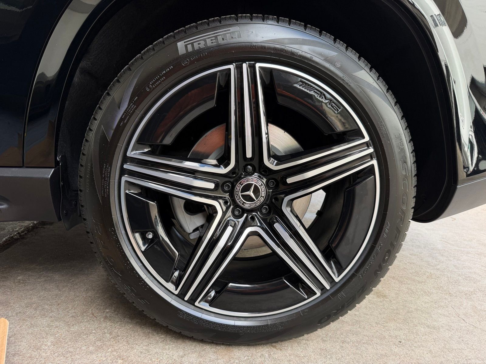 New 2026 Black Mercedes-Benz GLE 450 image 23