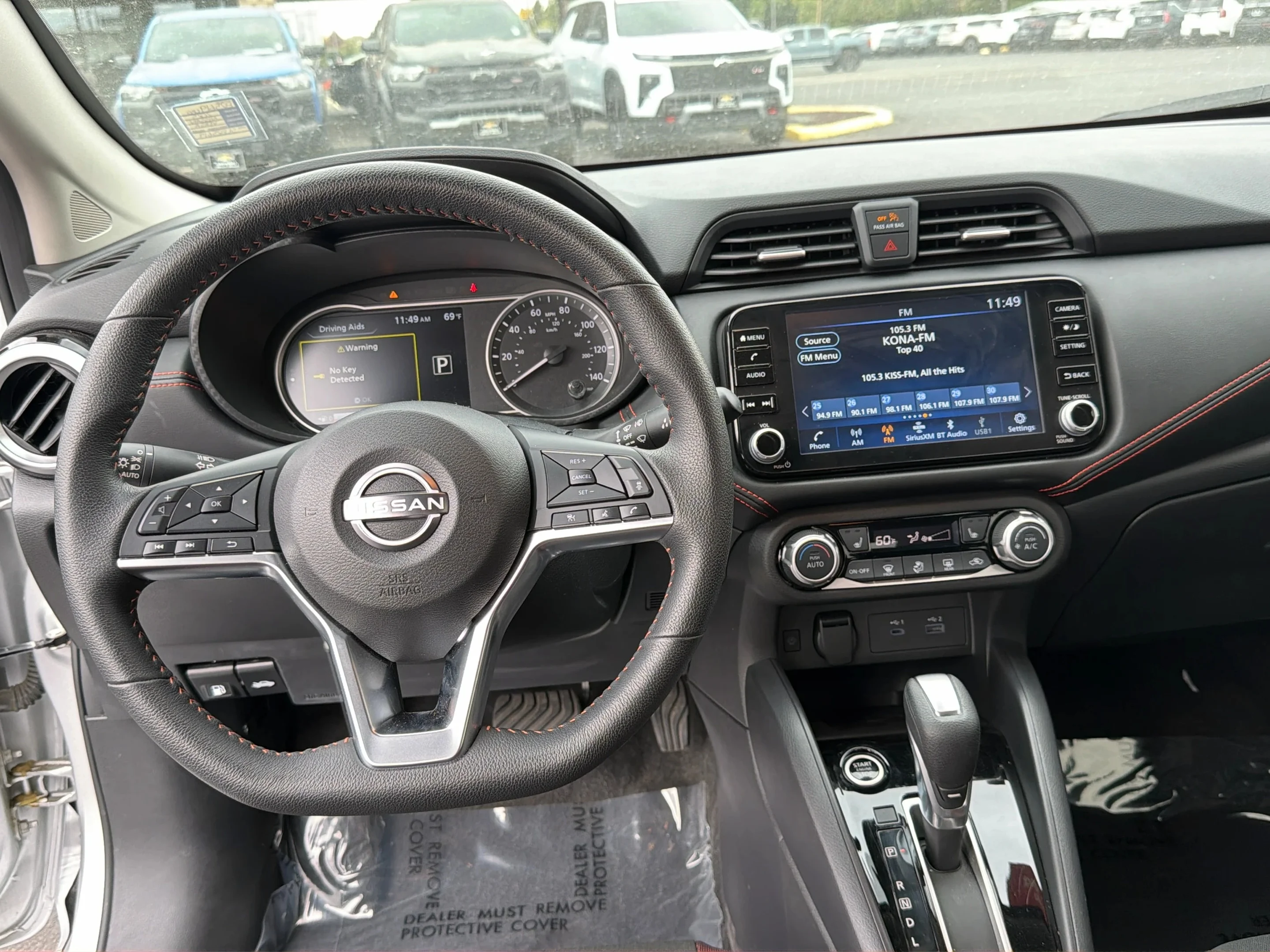 2025 Nissan Versa Sedan SR - Photo 11