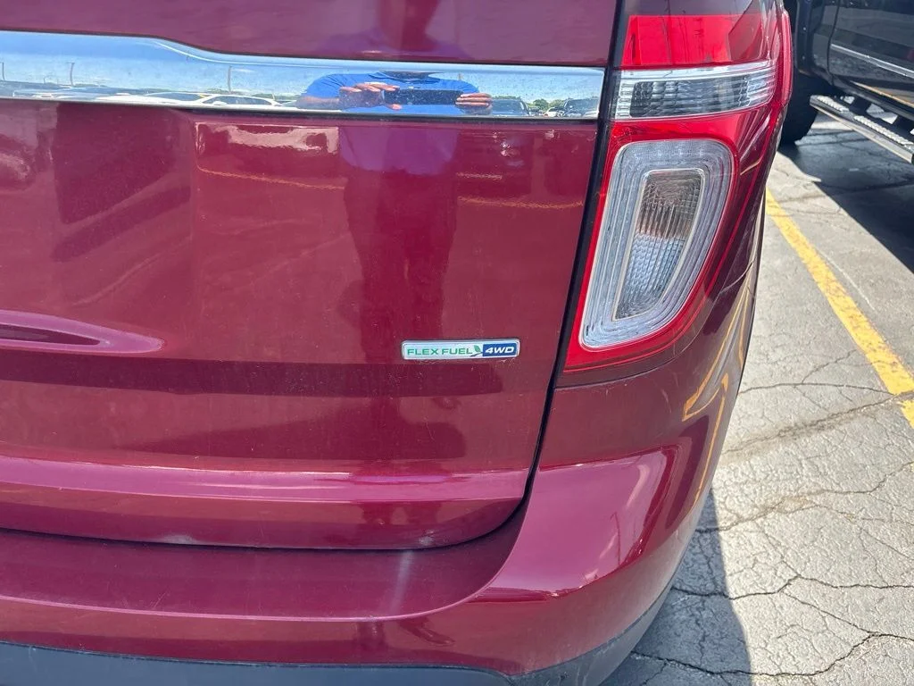 Used 2013 Ruby Red Metallic Ford Limited image 7