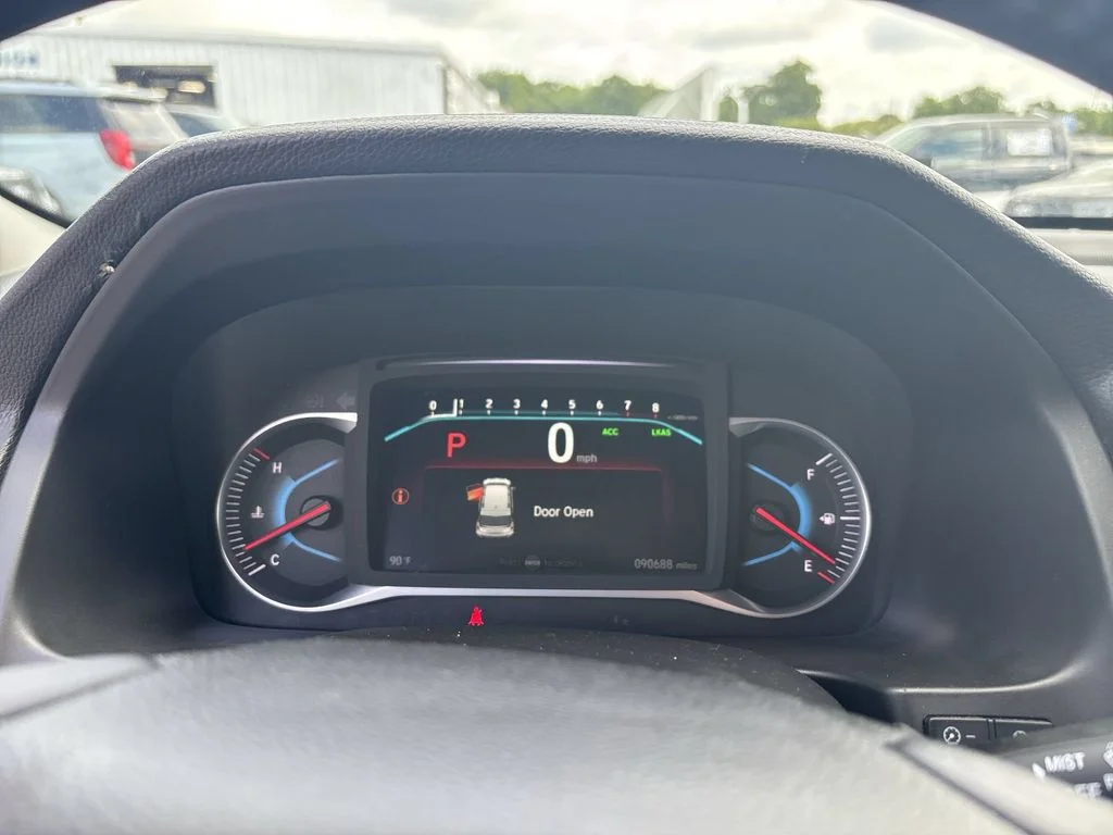 Used 2020  Honda Touring image 10