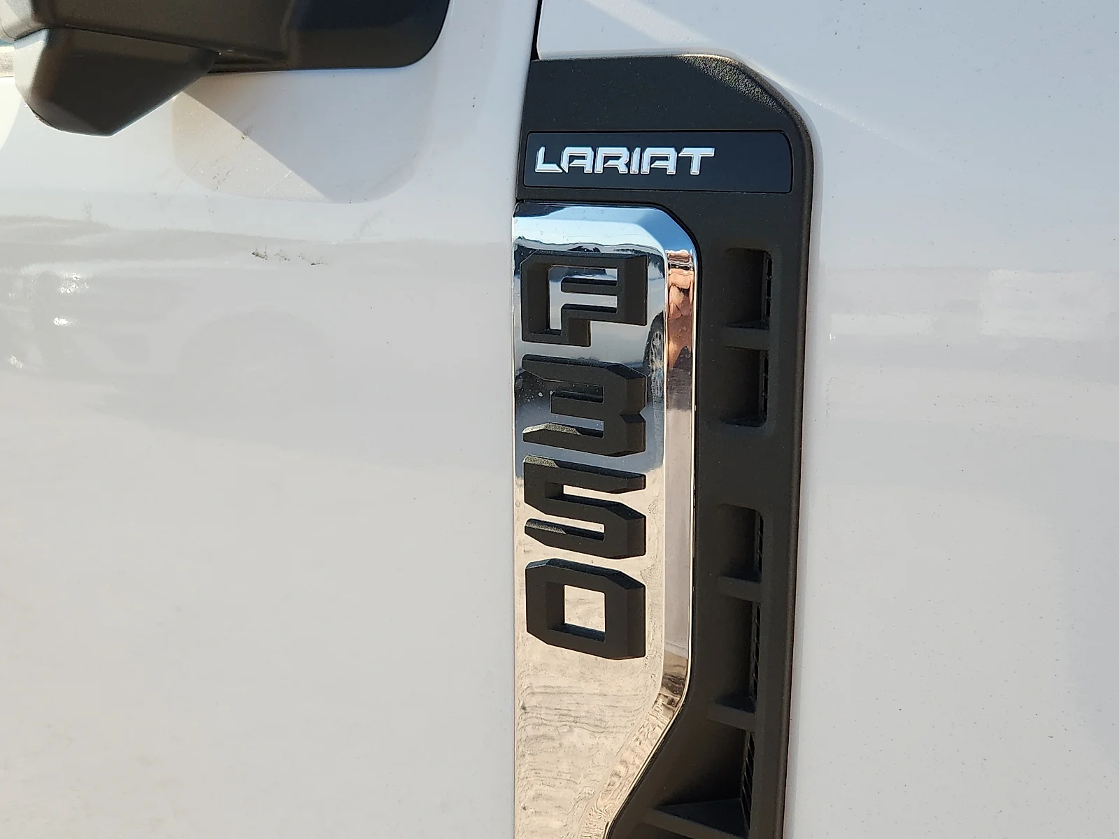 New 2026 Oxford White Ford Lariat image 10