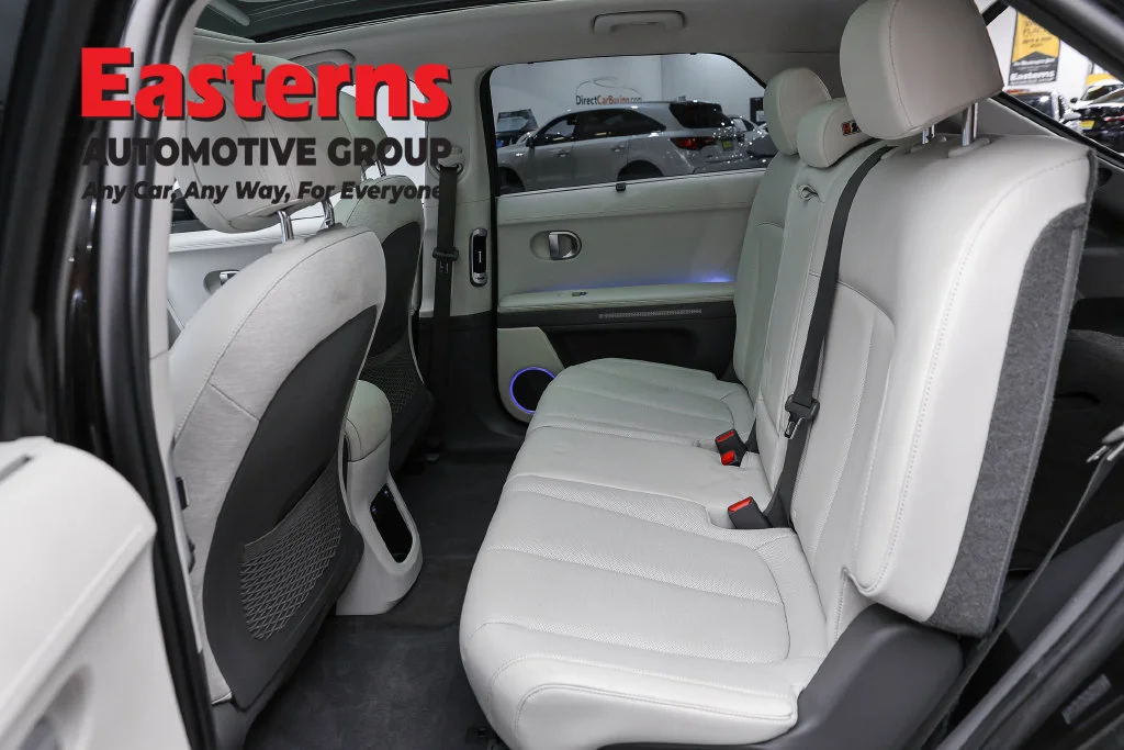 Used 2023 Black Hyundai Limited image 24