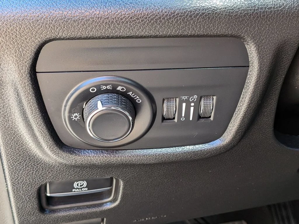 Used 2023 Gray Jeep Altitude X image 15