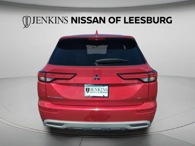 Used 2024  Mitsubishi SE image 7