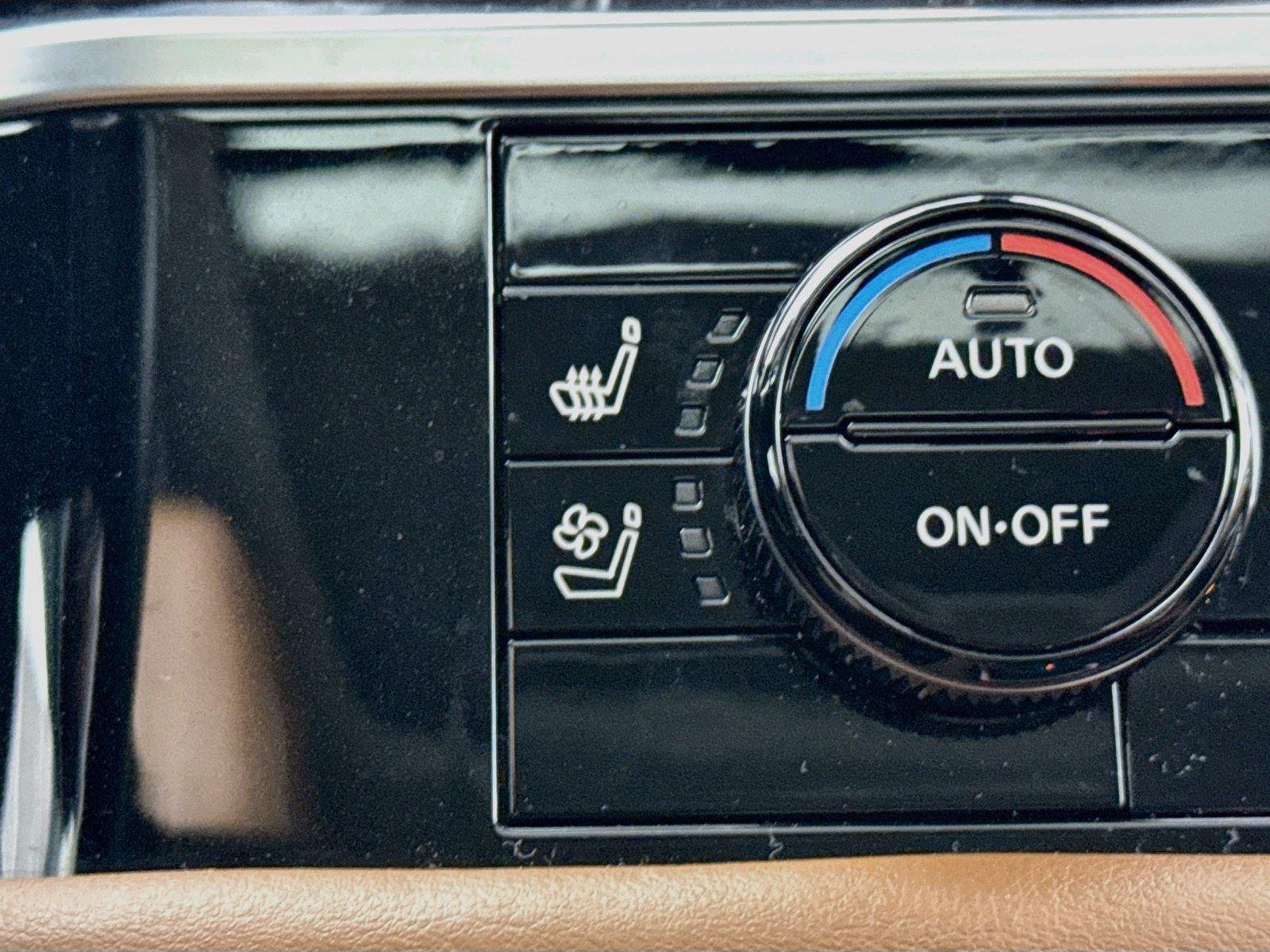 Used 2022 Gun Metallic Nissan Platinum image 8