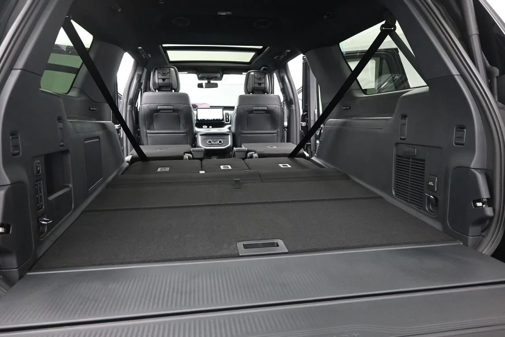 New 2026 Gray Ford Platinum image 24