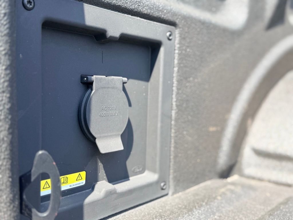 Used 2023 Black Ford XLT image 14